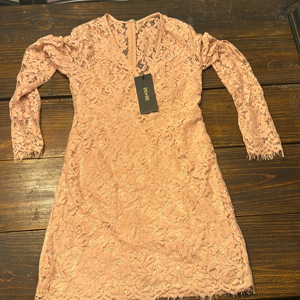 LIGHT PINK LONG SLEEVE LACE DRESS